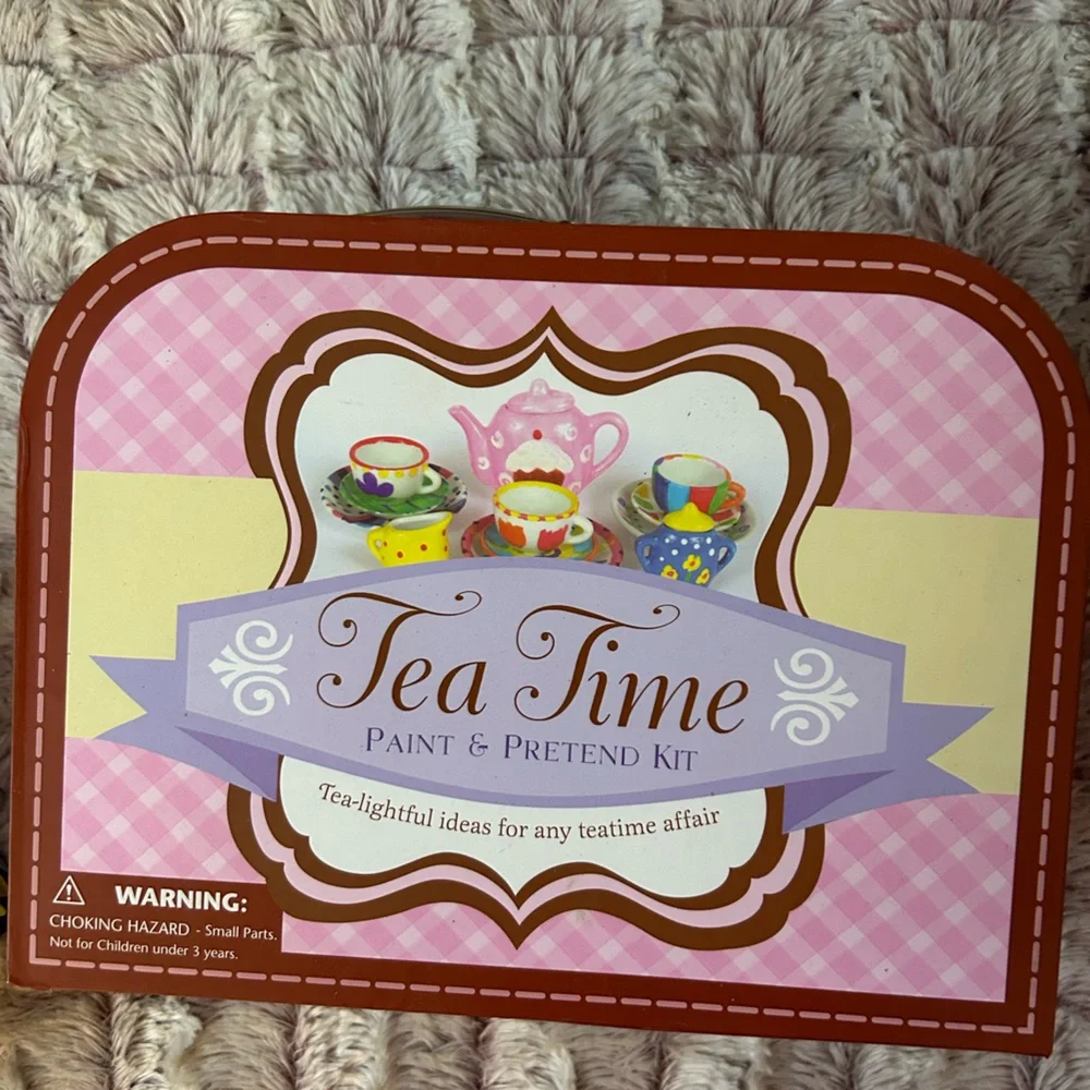 Kid's Painting Kit Tea Set Cups Teapot Paint Paintbrush Book
Carry Case_3